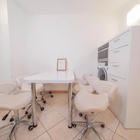 Διαμέρισμα 4 Bob's - 3 Bedrooms, King Size Beds Πράγα