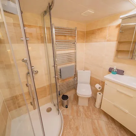 아파트 4 Bob's - 3 Bedrooms, King Size Beds