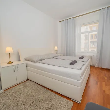 4 Bob's - 3 Bedrooms, King Size Beds 아파트