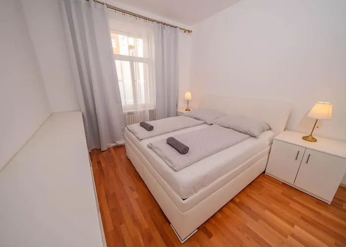 Lägenhet 4 Bob's - 3 Bedrooms, King Size Beds *