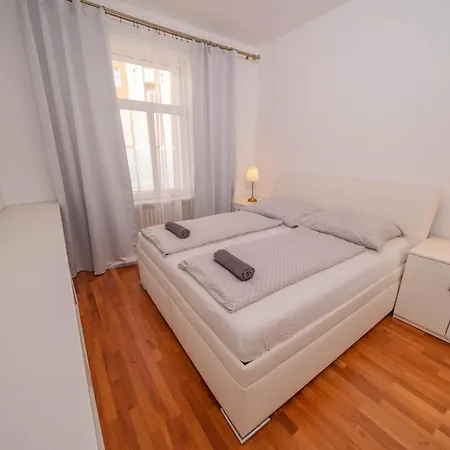 Apartman 4 Bob's - 3 Bedrooms, King Size Beds *