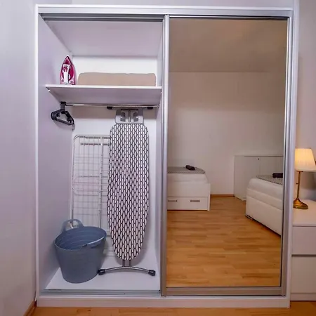 4 Bob's - 3 Bedrooms, King Size Beds *